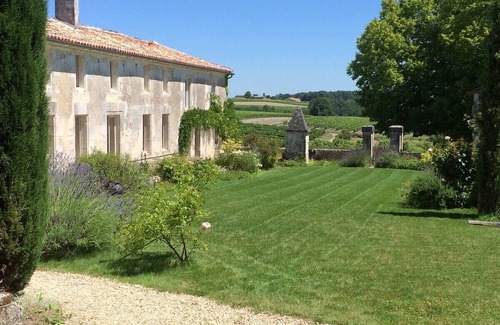 Bellevigne Maison | LA Coudraie Gîte 11 Personnes au Milieu des Vignes