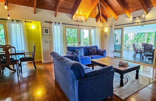 Muri Cabine | 5-Bed Family Oasis: Private Lodge with Pool, Sleeps14 in 3 Apartments, Free WIFI