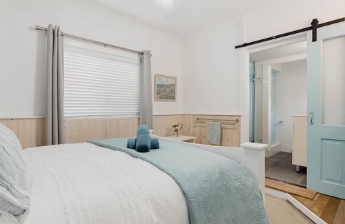 Patonga Cabine | Happy Daze 2 by Coast Holidays