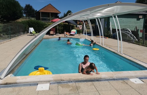 Serandon Chalet De Ski | Chalet au Calme, 5 Minutes des Gorges de la Dordogne, Randonnée, Pêche, Piscine