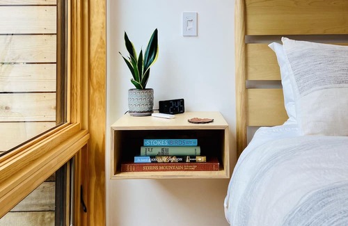 Friendly Appartement | Cozy, private couples retreat. Minutes from Hayward Field, UofO, and Downtown.