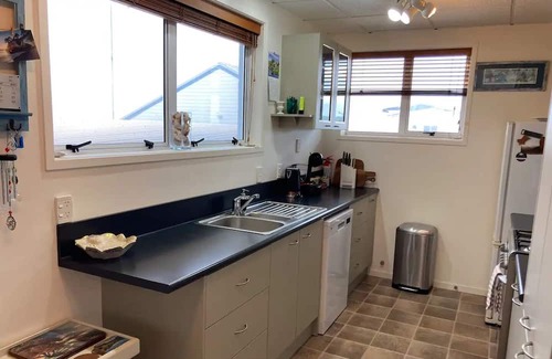 Pukehina Maison | Beauty on the beach front
