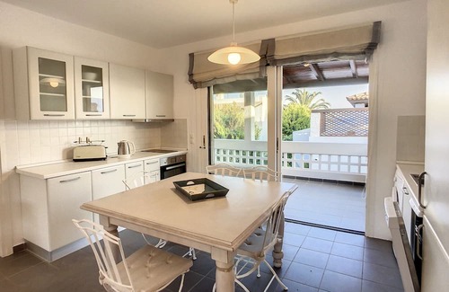 Plepi Appartement | Beachside fully equipped flat with seaview