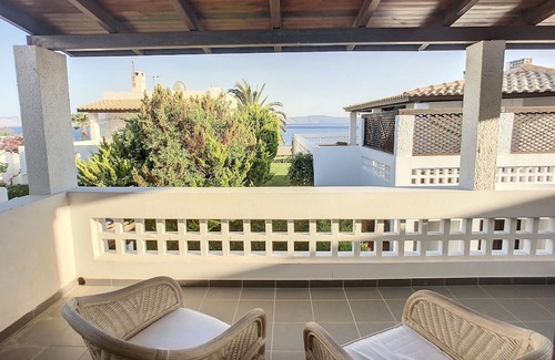 Plepi Appartement | Beachside fully equipped flat with seaview