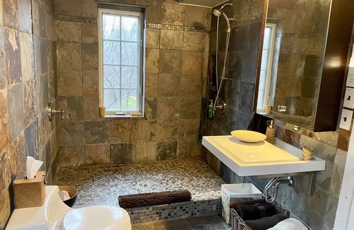 Putnam Valley Maison | Explore the Hudson Valley from this Country Retreat + Pool, Gym & Pets ok.