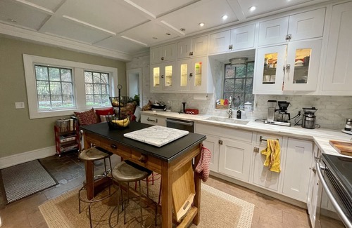 Putnam Valley Maison | Explore the Hudson Valley from this Country Retreat + Pool, Gym & Pets ok.