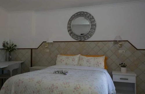 Talarn Appartement | Apartment 'Lola 205' with Mountain View, Wi-Fi and Air Conditioning