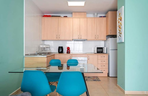 Cap de Salou Appartement | Apartment 'Lovely' with Shared Pool, Private Terrace and Air Conditioning