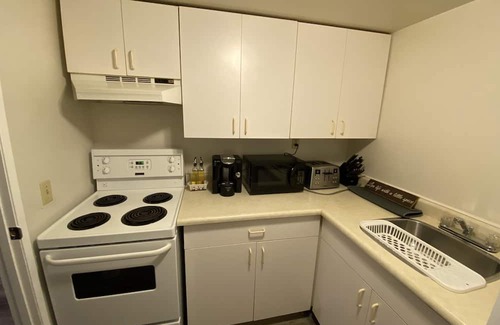 Kamloops Maison | Cozy suite with full Kitchen