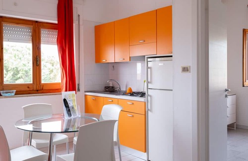 Falerna Appartement | Apartment "Bilocale 84 Residence La Giungla" with Sea View, Shared Pool & Wi-Fi
