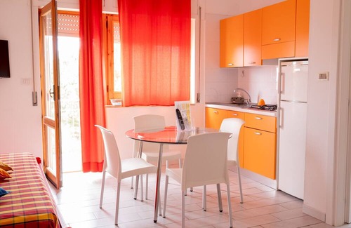 Falerna Appartement | Apartment "Bilocale 84 Residence La Giungla" with Sea View, Shared Pool & Wi-Fi