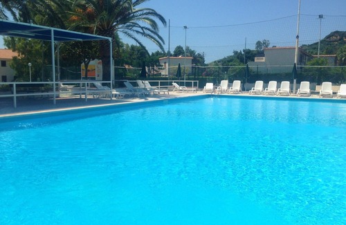 Falerna Appartement | Holiday Apartment "Villa Patrizia - Residence La Giungla" with Sea View, Shared Pool & Wi-Fi