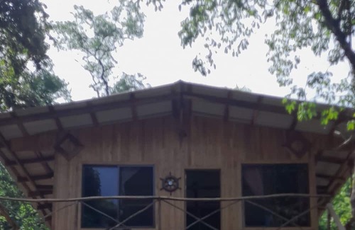 Rio Seco Cabine | Rustic Costa Rica experience. wooden house in the trees.