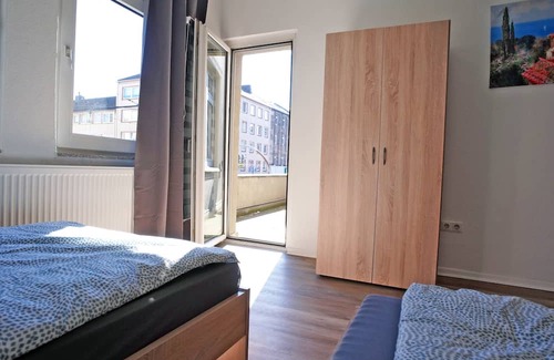 Marxloh Maison | Neu Sanierte Monteurzimmer 1-8 Personen