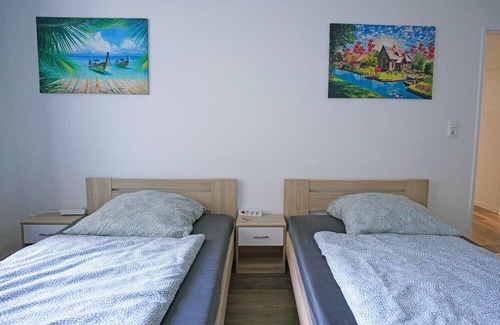 Marxloh Maison | Neu Sanierte Monteurzimmer 1-8 Personen