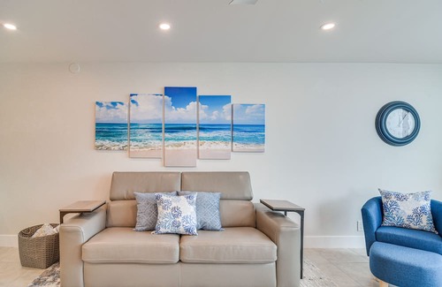 Palma del Mar Copropriété | Stylish St Petersburg Condo w/ Balcony + Bay Views