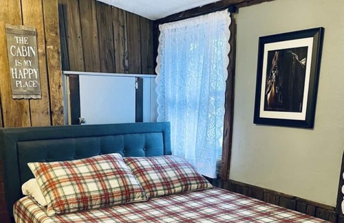 Maysville Cabine | The Cabin at 112 Main Street Augusta: Rustic River Retreat