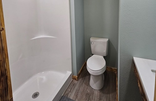 Matewan Cabine | NEW BUILD - Close to Hatfield Mccoy TRAILS - Sleeps 6 - Clay's Bear Cave