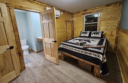 Matewan Cabine | NEW BUILD - Close to Hatfield Mccoy TRAILS - Sleeps 6 - Clay's Bear Cave