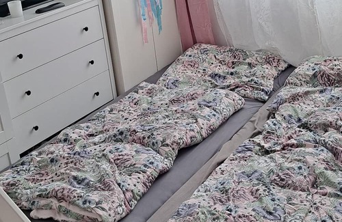 Biesdorf Appartement | Gemütliche Wohnung für Familien nur 15 Minuten vom Berliner Tierpark Entfernt