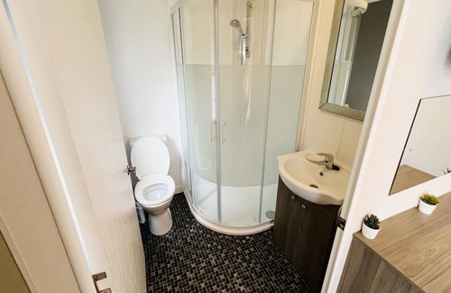 Ryde Cabine | 2 Bedroom Accessible Lodge TH45, Nodes Point, Isle of Wight, Dog Friendly