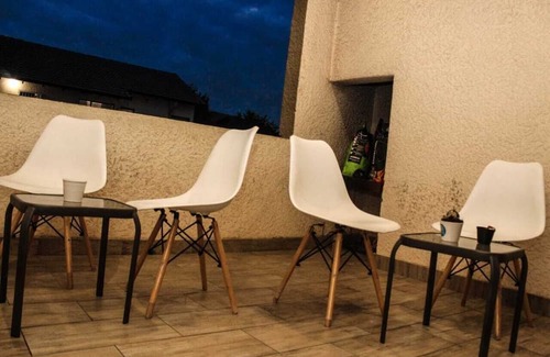 Flora Park Appartement | Semeni Asante Apartment