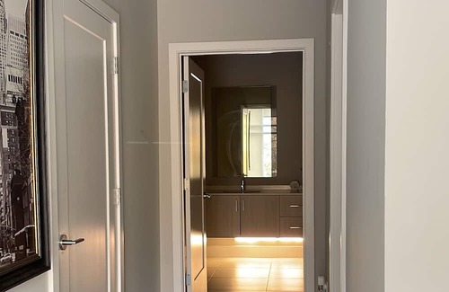 White Plains Appartement | Peaceful and Serene Very large 2 bedroom with scenic wooded views