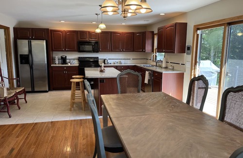 Davenport Maison | Eagle Rock - Renovated 3 bdrm, amazing deck, quiet location