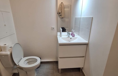 Thiais Appartement | Vrbo Property