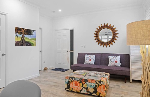 Blue Bay Appartement | Blissful Beachfront Pad - Pet Friendly / Direct Beach Access