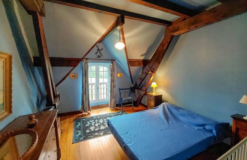 Conchez-de-Bearn Maison | Enjoy a relaxing break close to nature in this inviting vacation home.