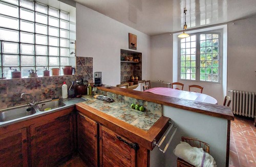 Conchez-de-Bearn Maison | Enjoy a relaxing break close to nature in this inviting vacation home.
