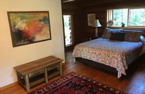 Eugene Maison | Spectacular log lodge on 5 acres of parkland 10 minutes from Eugene town