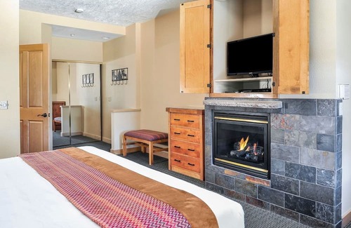 Brian Head Station Balnéaire | Cozy home base for your ski vacation just a 2 min walk frm Brians Head Resort.