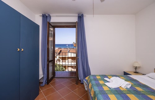 Piraino Appartement | Apartment "In Villa Domenica 2" with Sea View, Balcony & Wi-Fi