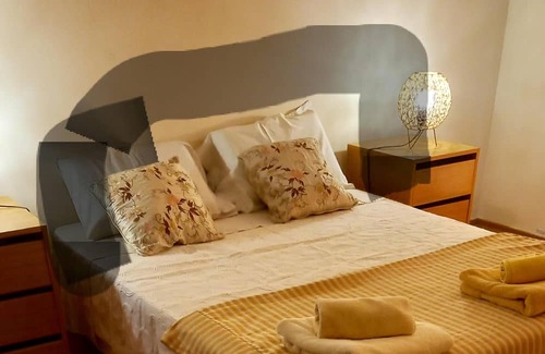 Angra do Heroismo Maison | Homerez - House for 6 ppl. with sea view and terrace at Angra do Heroísmo