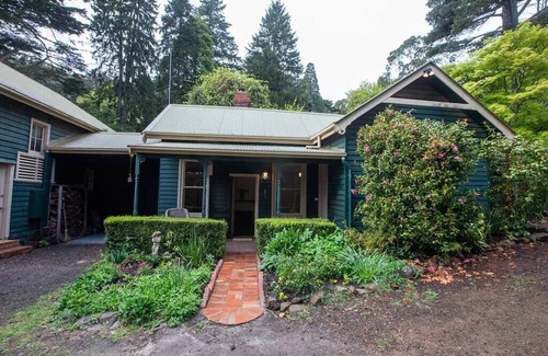 Mount Macedon Maison | The Pipers Cottage at Ard Choille