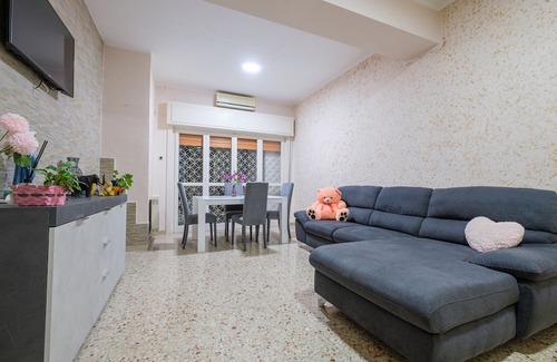 Mili San Pietro Appartement | Apartment 'Aurora Inn' with Balcony, Wi-Fi and Air Conditioning