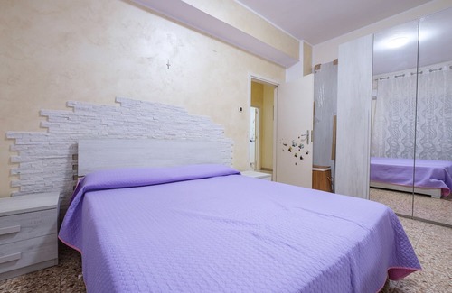 Mili San Pietro Appartement | Apartment 'Aurora Inn' with Balcony, Wi-Fi and Air Conditioning
