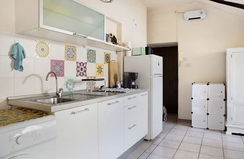 San Salvario Appartement | Holiday Apartment "Ellen's 2" with A/C & Wi-Fi