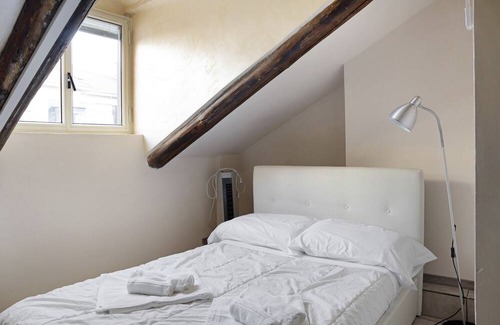 San Salvario Appartement | Holiday Apartment "Ellen's 2" with A/C & Wi-Fi