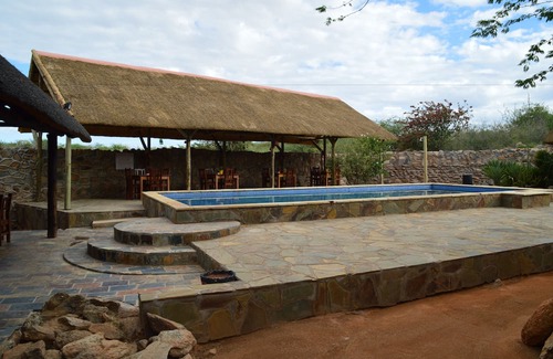 Kamanjab Location De VR | Oppi-Koppi Restcamp