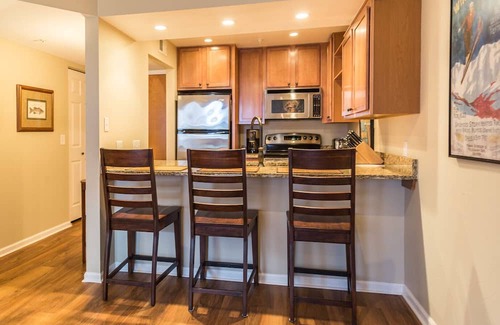 Glenwood Grove - North Iris Copropriété | All-Inclusive luxury condo close to downtown Boulder Colorado