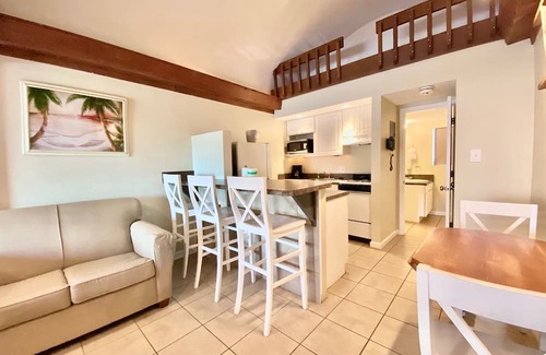 Panama City Beach Maison | Casa Blanca Resort Gulf Front Studio Loft Sleeps 5