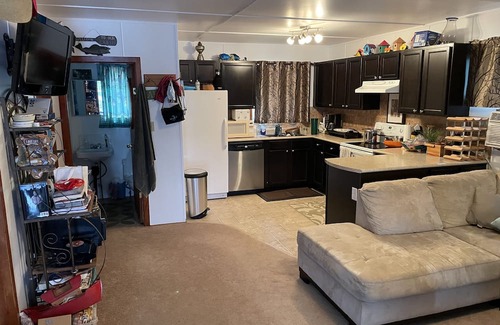 Ashton Creek Cabine | Mabel Lake Lakefront Summer cabin & bunk house with beach, dock and large deck