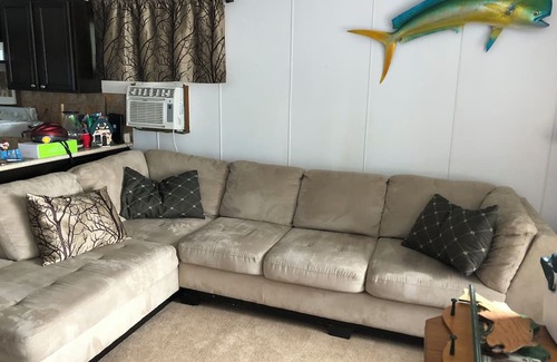 Ashton Creek Cabine | Mabel Lake Lakefront Summer cabin & bunk house with beach, dock and large deck