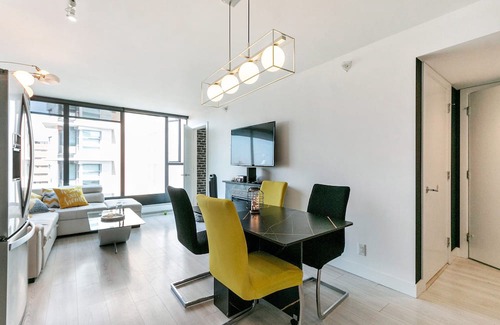 Downtown Vancouver Copropriété | D4 - Amazing Junior 2 Bedroom, Central Location + AC