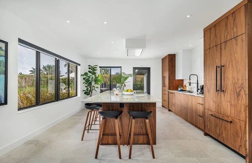 Lake Clarke Shores Maison | The Bird House - Lake Front in West Palm Beach!
