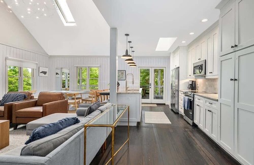 Saluda Maison | Tree Blew Inn: free daily activities, cozy rooms.
