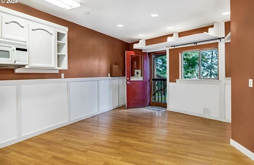 Ashland Maison | Monthly Single family house just blocks to Ashland's downtown